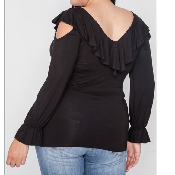 3/$10💕PLUS Black Long Sleeve Flounce - Picture 3 of 3